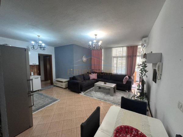 Tirane, shitet apartament 2+1+Ballkon Kati 2, 92 m² 234.000 € (Komuna e Parisit)
