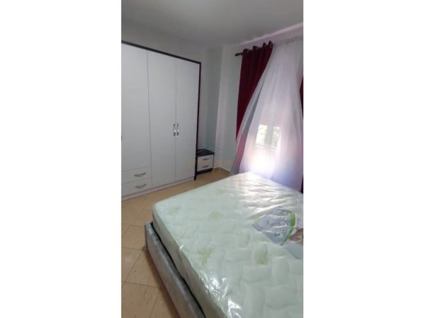Tirane, shitet apartament 2+1+Ballkon Kati 2, 92 m² 234.000 € (Komuna e Parisit)