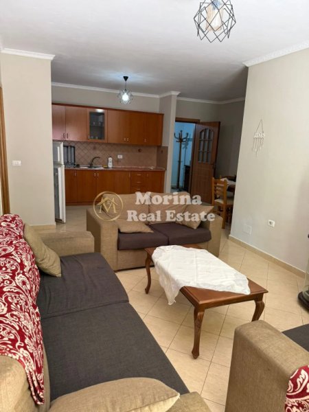 Tirane, jepet me qera apartament 3+1 Kati 1, 113 m² 500 € (Rruga 5 Maji)