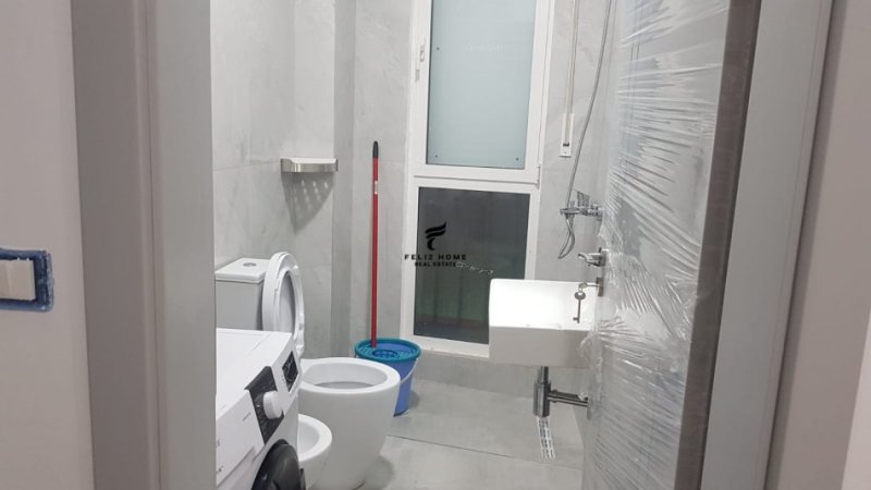 Tirane, jepet me qera apartament 1+1+Ballkon Kati 3, 60 m² 650 € (KOMUNA E PARISIT)