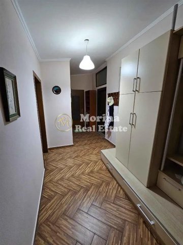 Tirane, jepet me qera apartament 2+1 Kati 3, 100 m² 550 € (Ish Tregu Elektrik)