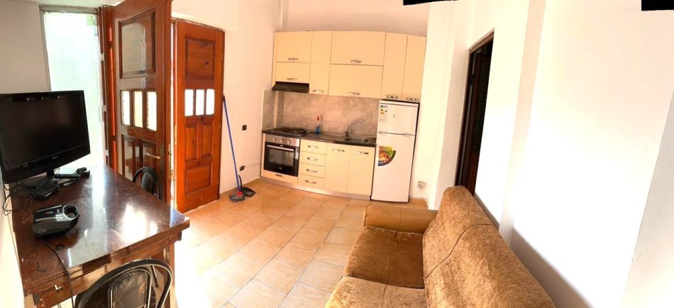 Tirane, jepet me qera apartament 1+1 Kati 1, 50 m² 300 € ( *JEPET ME QERA APARTAMENT 1+1 – AFER XHAMISË, DON BOSKO!*)