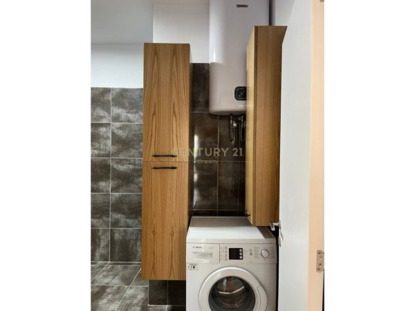 Tirane, jepet me qera apartament 1+1 Kati 2, 76 m² 900 € (Rr. Besim Imami)