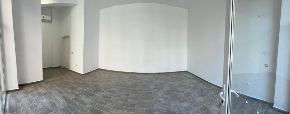 JEPET ME QERA AMBIENT BIZNESI – RRUGA JORDAN MISJA , Kati 0, 50 m² 400 €