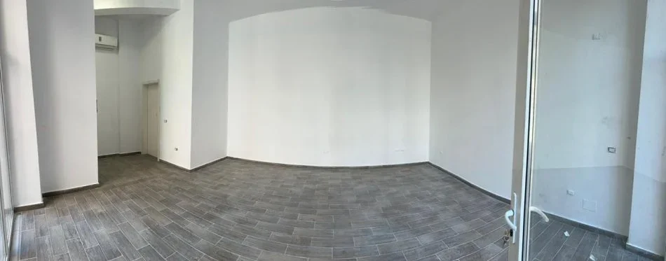 JEPET ME QERA AMBIENT BIZNESI – RRUGA JORDAN MISJA , Kati 0, 50 m² 400 €