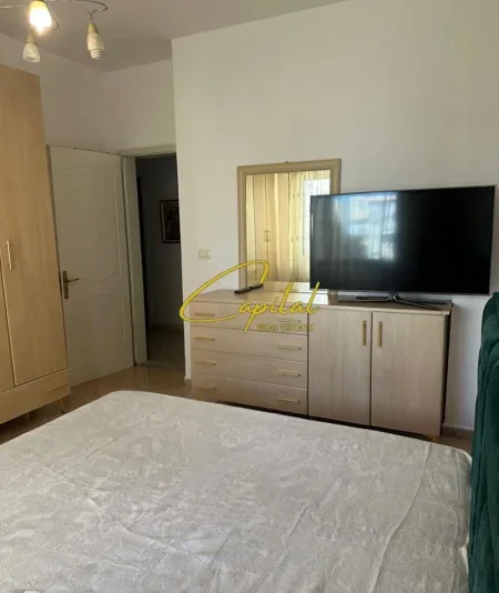 Tirane, jepet me qera apartament 2+1 Kati 4, 110 m² 750 € (KOMUNA E PARISIT)