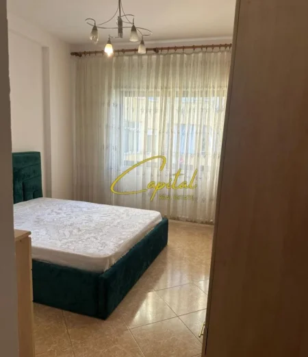 Tirane, jepet me qera apartament 2+1 Kati 4, 110 m² 750 € (KOMUNA E PARISIT)