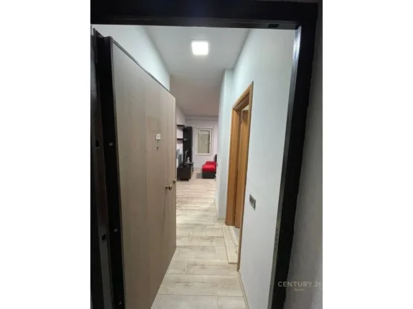 Tirane, jepet me qera apartament 1+1 Kati 3, 55 m² 500 € (Rr.Hamdi Garunja)