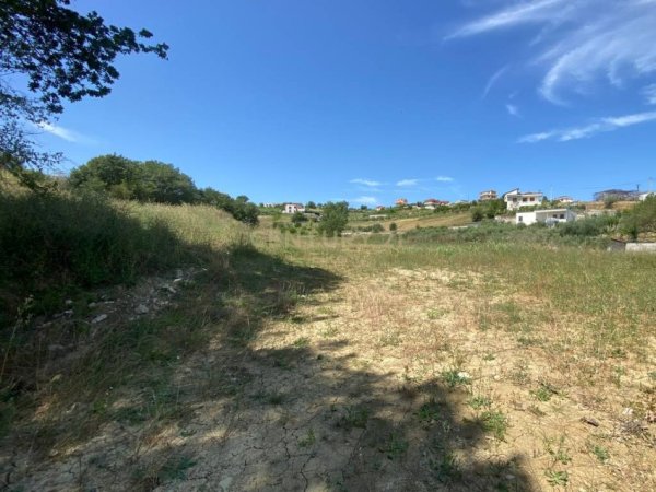 Tirane, shes toke , 9.000 m² 640.000 € (afer City Park)