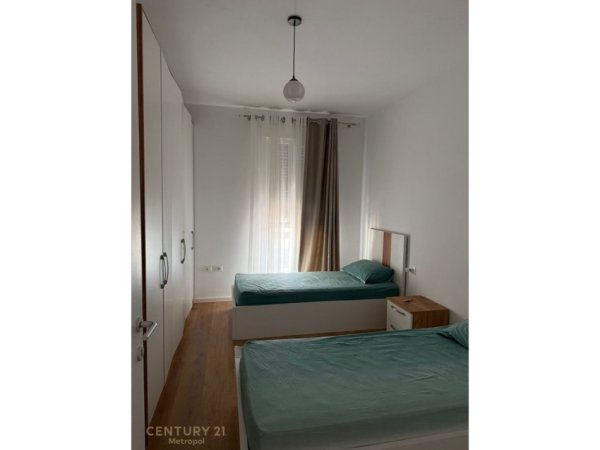 Tirane, jepet me qera apartament 2+1 Kati 3, 98 m² 750 € (Rruga Ibrahim Pashe Bushatlliu)