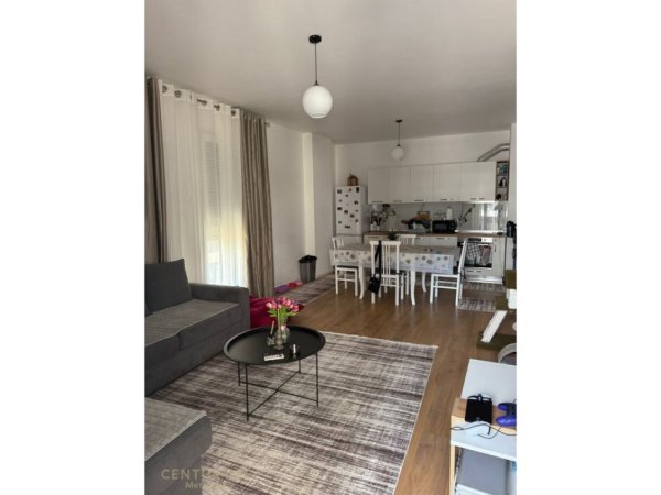 Tirane, jepet me qera apartament 2+1 Kati 3, 98 m² 750 € (Rruga Ibrahim Pashe Bushatlliu)