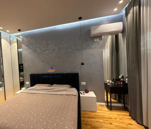 Tirane, shitet apartament+verande | Penthouse Kati 5, 170 m² 300.000 € (PRANË FURRË BUKE EUROPA,QESARAK)