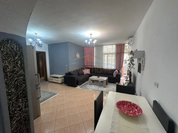 Tirane, shitet apartament 2+1+Ballkon Kati 2, 92 m² 234.000 € 