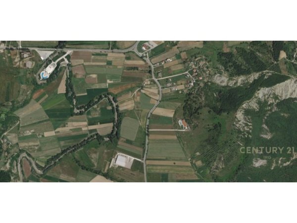 Tirane, toke , 2.500 m² 162.500 € (Preze)
