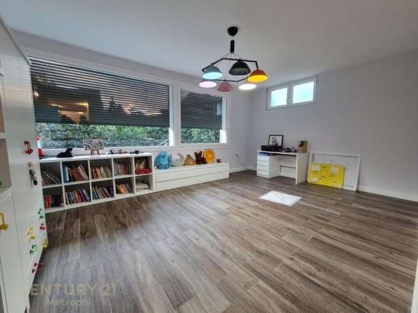 Tirane, jepet me qera Vile 4+1 Kati 0, 246 m² 3.500 € (Long Hill Rezidence)