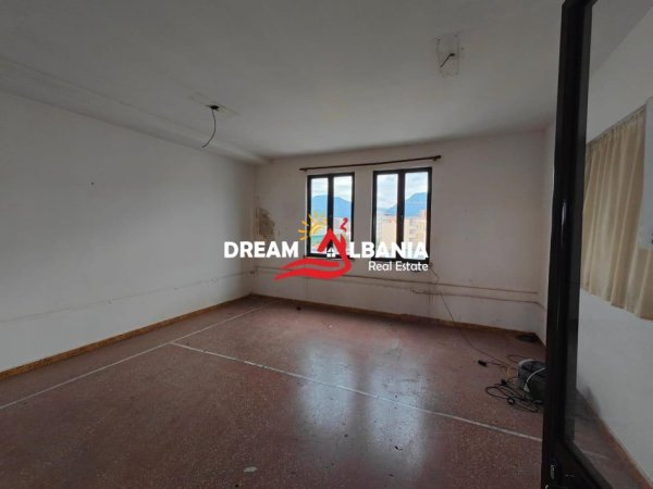 Tirane, jepet me qera ambjent biznesi Kati 3, 740 m² 2.800 € (tek Ish Frigoriferi, rruga “Siri Kodra”)