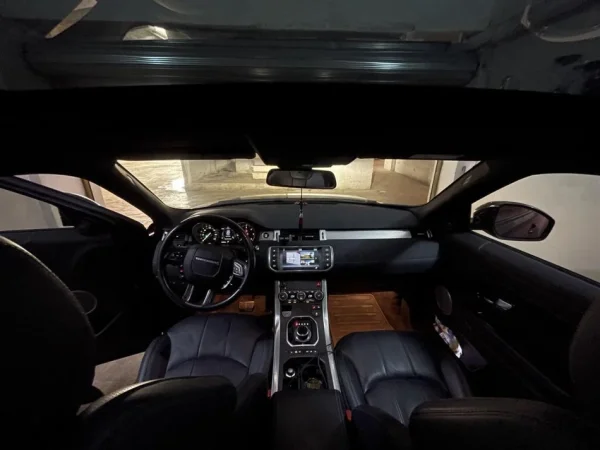 Elbasan, shes makine RANGE ROVER EVOQUE Nafte, e zeze automatik Kondicioner 150.000 km 26.500 €