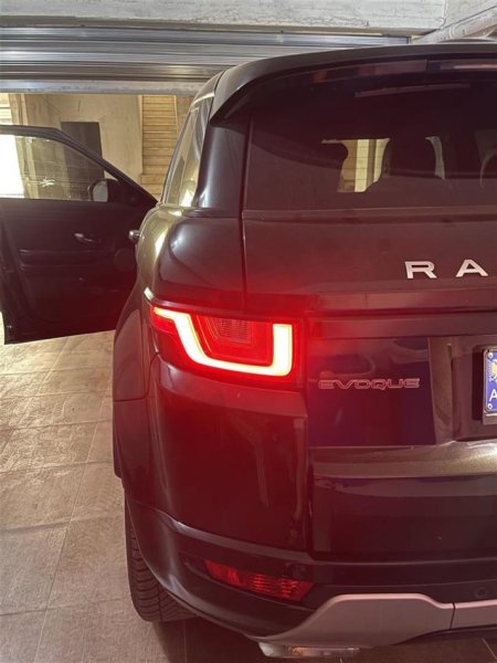 Elbasan, shes makine RANGE ROVER EVOQUE Nafte, e zeze automatik Kondicioner 150.000 km 26.500 €
