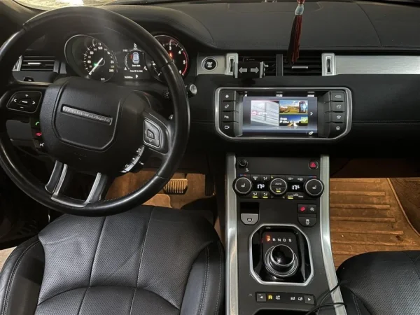 Elbasan, shes makine RANGE ROVER EVOQUE Nafte, e zeze automatik Kondicioner 150.000 km 26.500 €