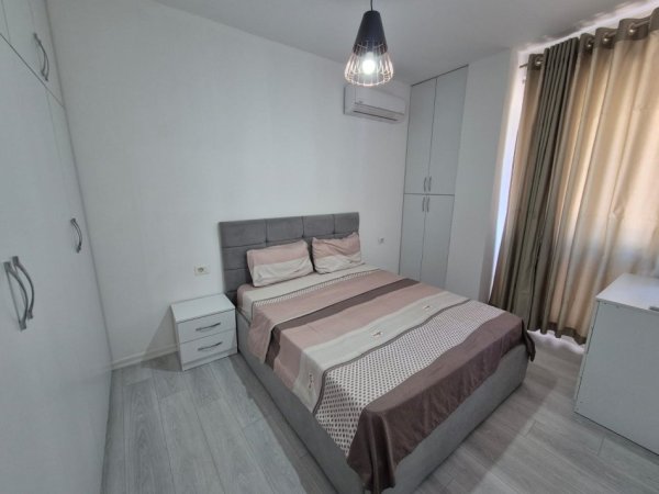 Tirane, jepet me qera apartament 1+1 Kati 2, 52 m² 650 € (KOMUNA E PARISIT)