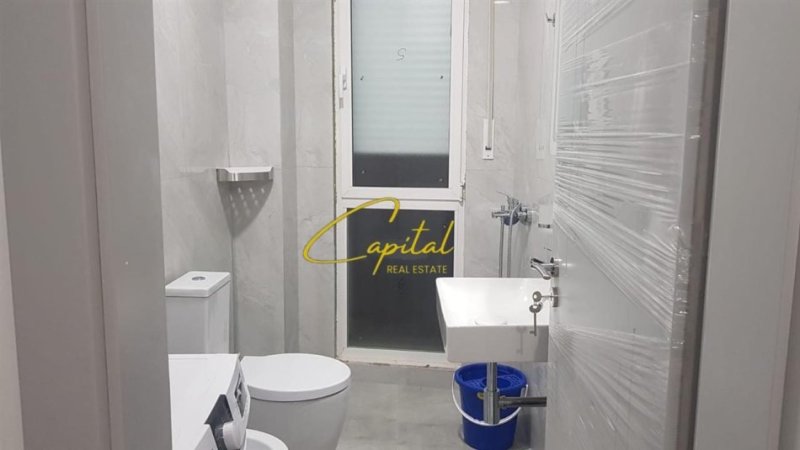 Tirane, jepet me qera apartament 1+1 Kati 3, 65 m² 650 € (KOMUNA E PARISIT)