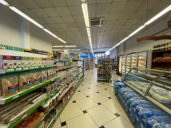 Tirane, jepet me qera ambjent biznesi Kati 0, 250 m² 2.500 € (Rruga Kastriotet Prane Spitalit Hygea)