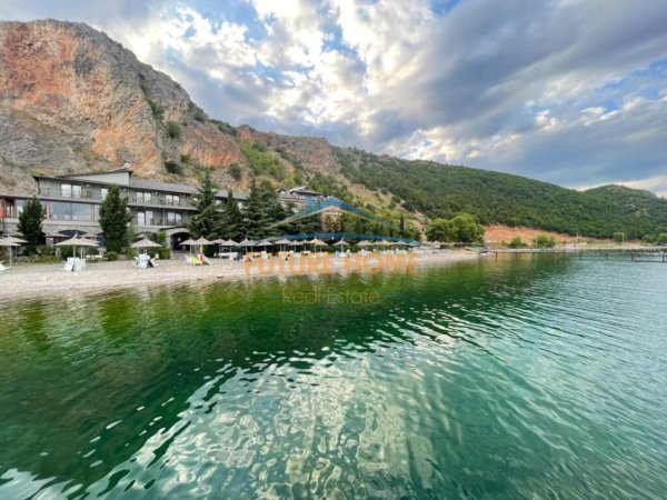 Pogradec, shitet bar-resorant , 1.800 m² (Pogradec, Lin, Albania)
