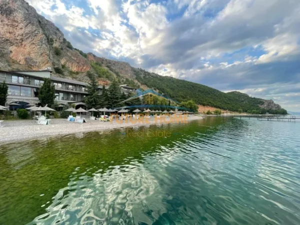 Pogradec, shitet bar-resorant , 1.800 m² (Pogradec, Lin, Albania)