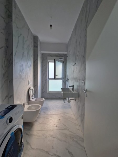 Tirane, jepet me qera apartament 2+1 Kati 4, 72 m² 370 € (Kompleksi Kaimi, ALI DEMI) PA KOMISION