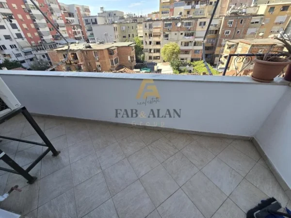 Tirane, shitet apartament 2+1 Kati 3, 110 m² 348.000 € (Rruga e Kosovareve)