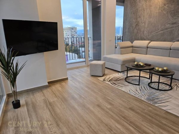 Tirane, jepet me qera apartament 2+1+Aneks+Ballkon Kati 5, 115 m² 1.200 € (Pazari i ri)