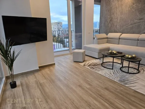 Tirane, jepet me qera apartament 2+1+Aneks+Ballkon Kati 5, 115 m² 1.200 € (Pazari i ri)