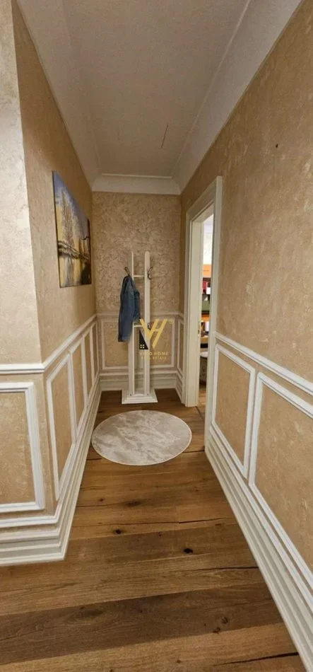 Tirane, jepet me qera apartament 2+1+Ballkon Kati 5, 130 m² 1.500 € (BLLOKU)