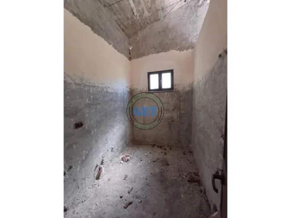 Durres, shitet shtepi 3 Katshe Kati 1, 320 m² (Rruga Aleksander Goga)