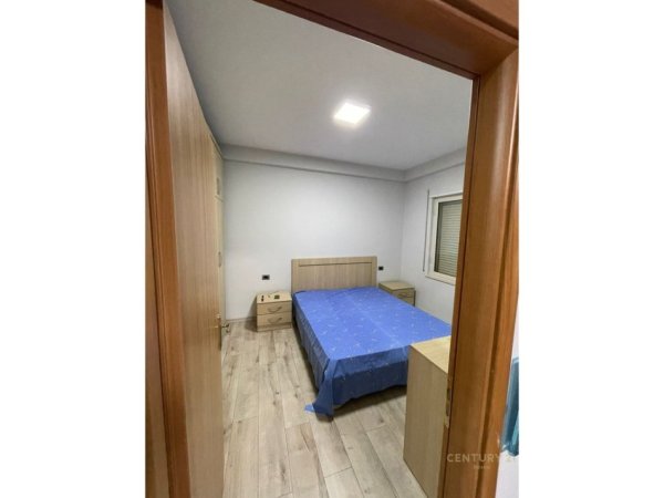 Tirane, jepet me qera apartament 1+1 Kati 3, 55 m² 500 € (RRUGA E ULLISHTES)