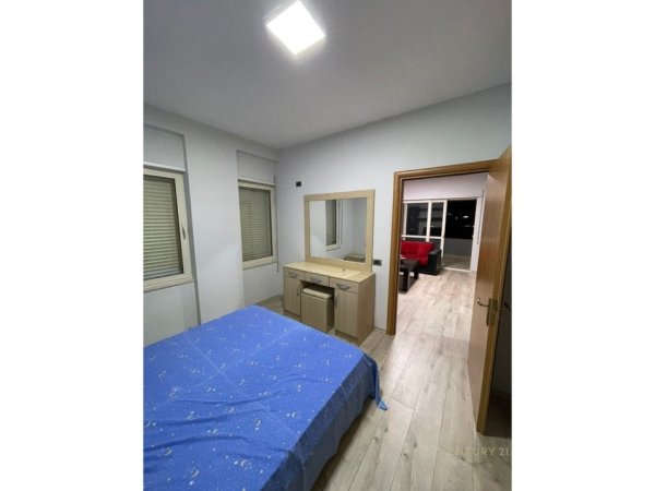 Tirane, jepet me qera apartament 1+1 Kati 3, 55 m² 500 € (RRUGA E ULLISHTES)