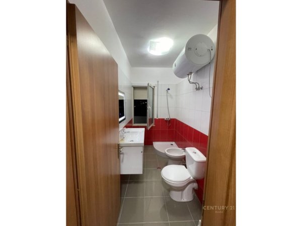 Tirane, jepet me qera apartament 1+1 Kati 3, 55 m² 500 € (RRUGA E ULLISHTES)