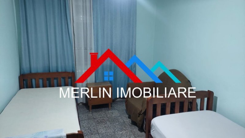 Tirane, jepet me qera apartament 2+1+Ballkon Kati 4, 80 m² 400 € (RESTORANT DURRESI)