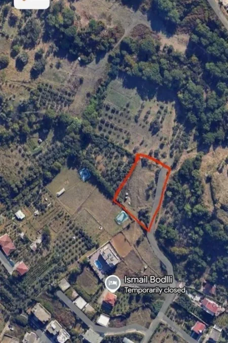 Tirane, shitet truall , 2.500 m² 500.000 € (YZBERISHT)