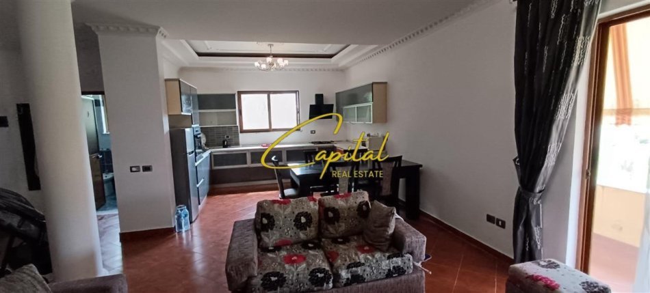 Tirane, jepet me qera apartament 3+1 Kati 2, 176 m² 600 € (SHKOZE)