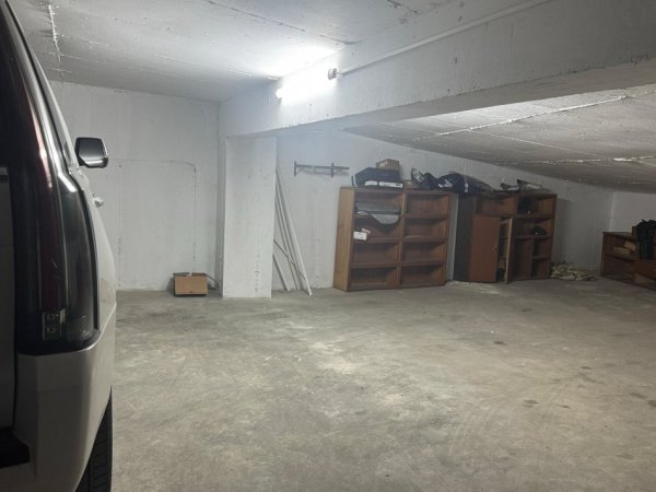 Tirane, shitet garazh | post parkimi Kati -2, 21 m² 50.000 € (Kompleksi kika komuna parisit)