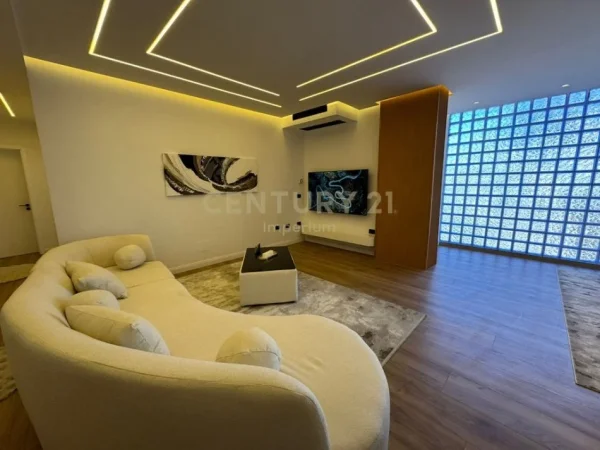 Tirane, shitet apartament 2+1 Kati 3, 110 m² 348.000 € (Rruga e Kosovareve)