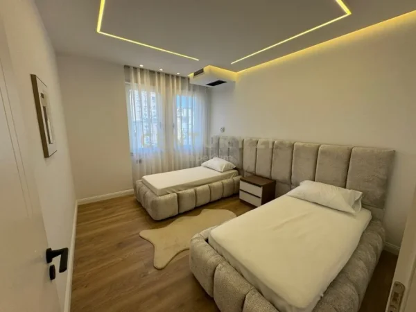 Tirane, shitet apartament 2+1 Kati 3, 110 m² 348.000 € (Rruga e Kosovareve)