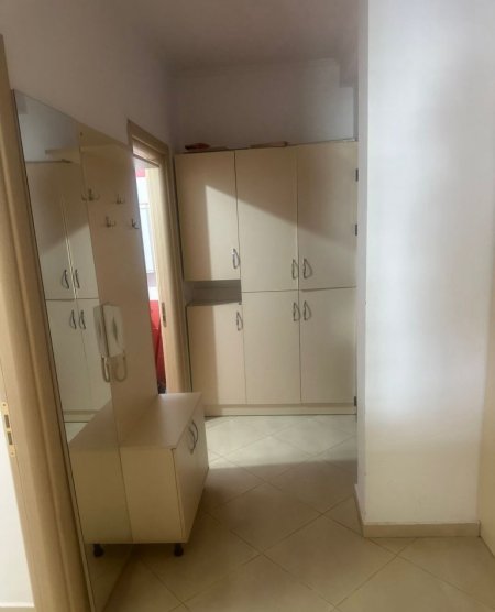 Tirane, jepet me qera apartament 1+1 Kati 7, 62 m² 420 € 