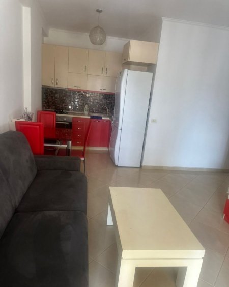 Tirane, jepet me qera apartament 1+1 Kati 7, 62 m² 420 € 
