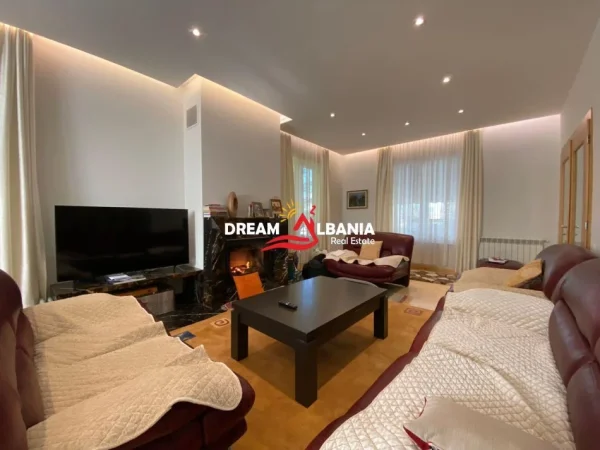 Tirane, jepet me qera Vile 3 Katshe , 606 m² 2.500 € (ne Rrugen e Elbasanit te Vilat Amerikane)