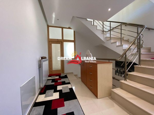 Tirane, jepet me qera Vile 3 Katshe , 606 m² 2.500 € (ne Rrugen e Elbasanit te Vilat Amerikane)