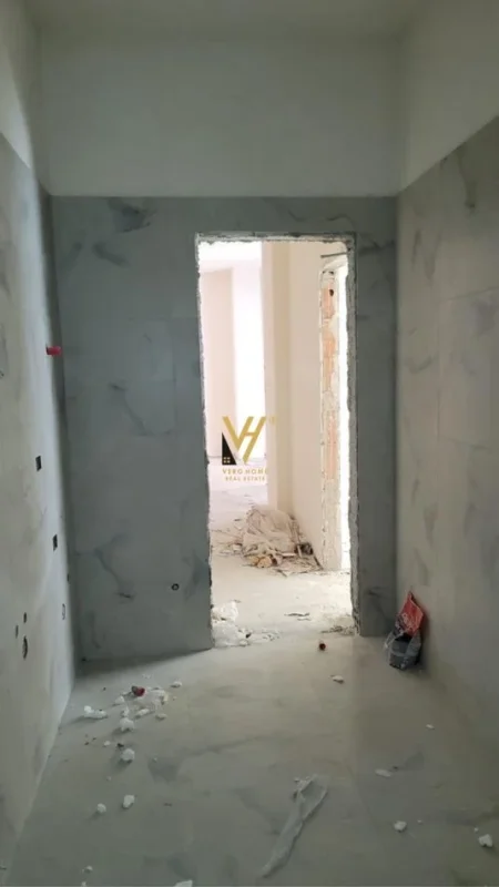 Tirane, jepet me qera apartament 1+1+Ballkon Kati 3, 70 m² 550 € (RRUGA DRITAN HOXHA)