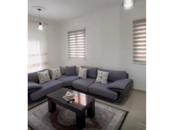 Tirane, jepet me qera apartament 2+1 , 100 m² 550 € (Rruga Rrapo Hekali)