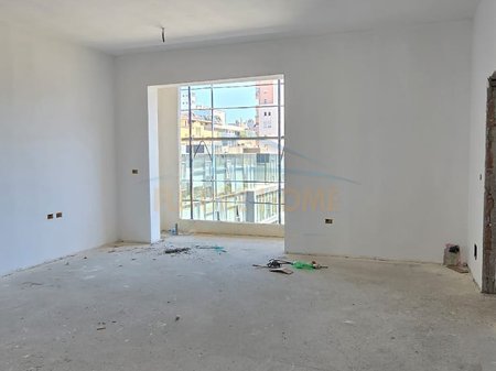 Tirane, shitet apartament 1+1 Kati 1, 70 m² 190.620 € (Kompleksi Square 21)